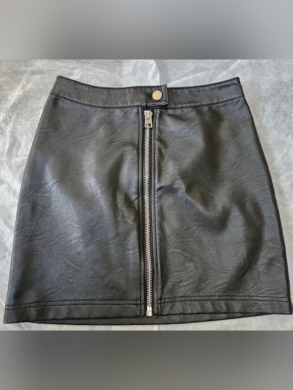Topshop Black Faux Leather Front-Zip Mini Skirt